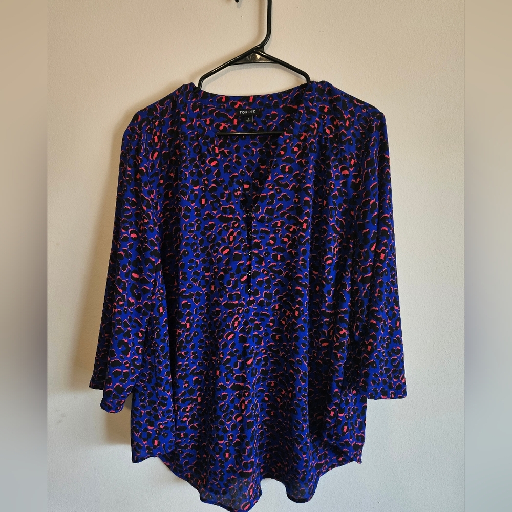 Torrid Dopamine Business Casual Top Size 1 (14/16) EUC